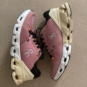 Brand new On Cloudflyer 4